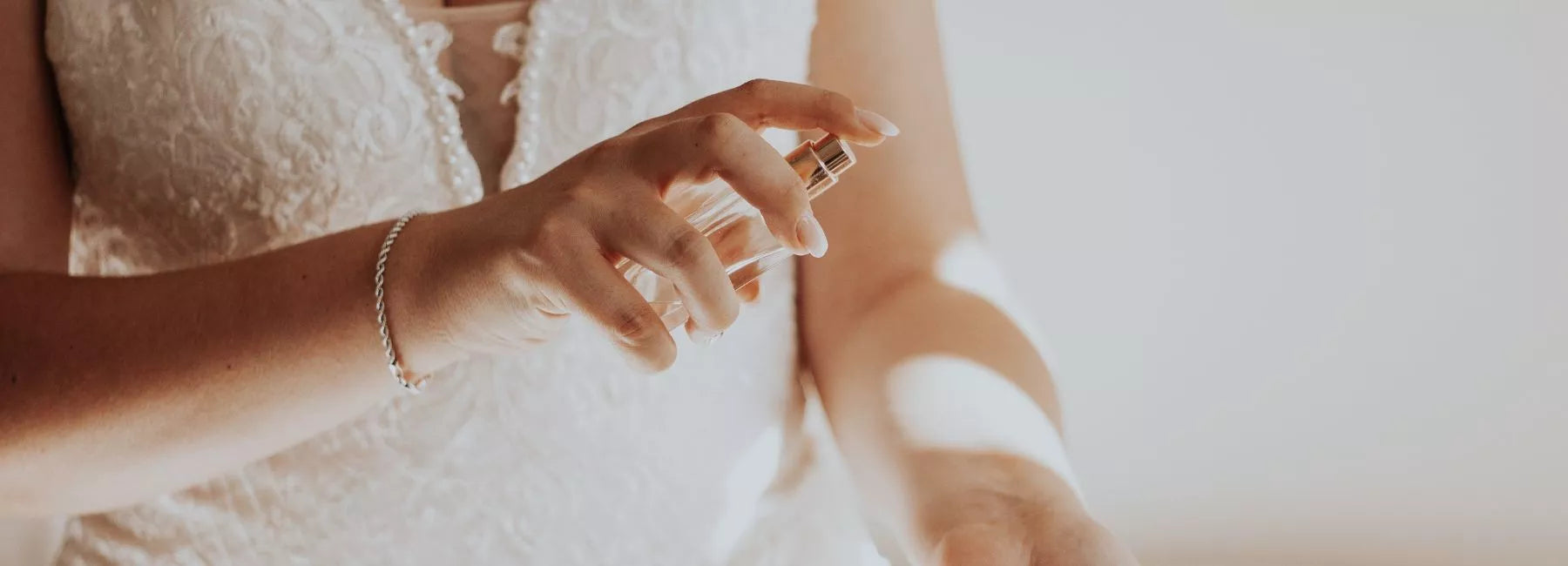 De Kunst van Parfum Dragen: Waar en Hoe Spray Je voor Maximale Performance?